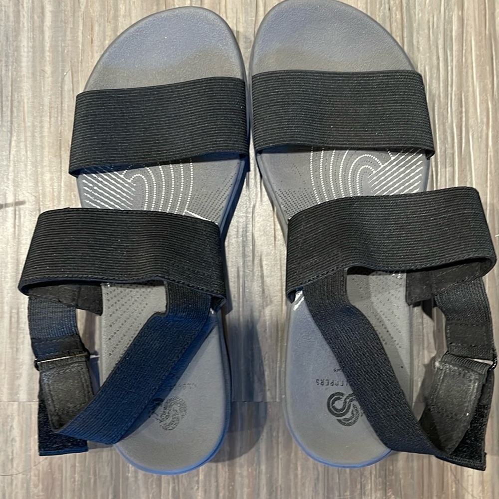 Clarks cloud, steppers, adjustable black sandals